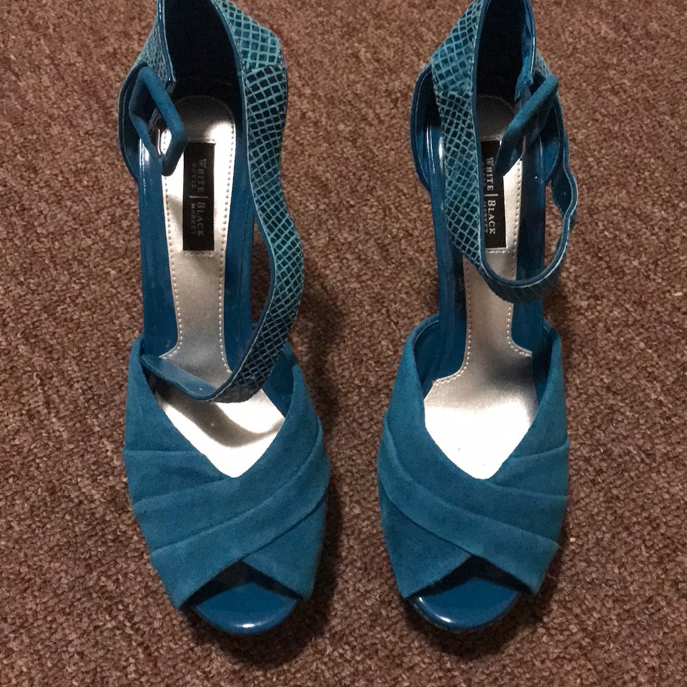 White House Black Market teal suede heels